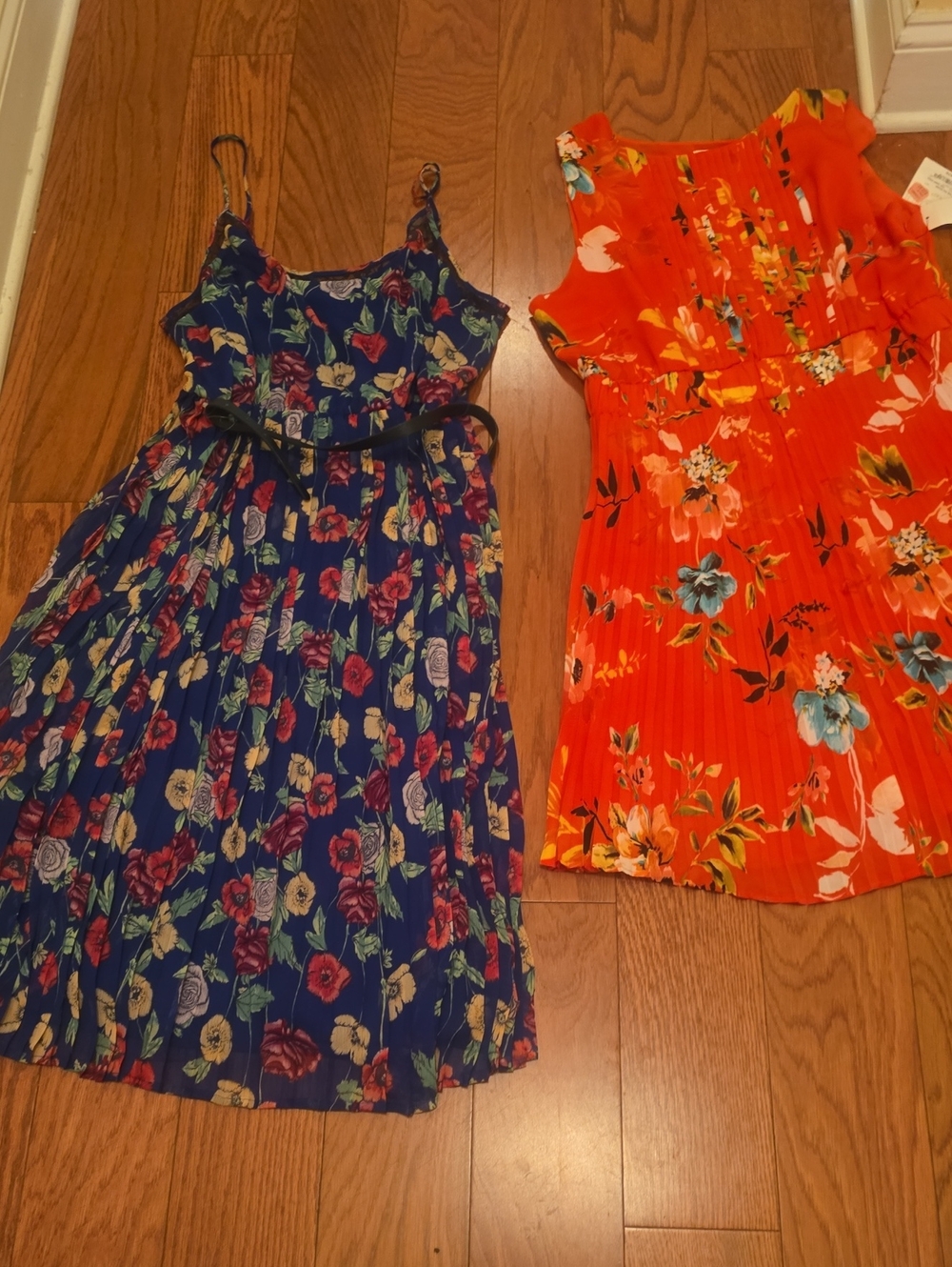 2 Liz Claiborne Navy Floral Pleated Spaghetti-Strap Dress